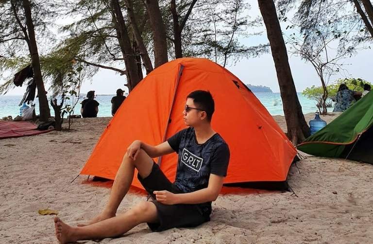 Spot Camping Pulau Dolphin